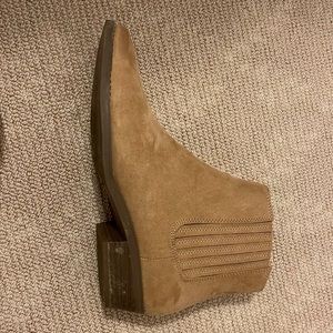 Brown boots size 10 in perfect condition!